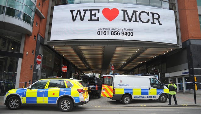 Police evacuate Arndale shopping center in Manchester, England, on May 23, 2017, a day after an apparent suicide bomber attacked an Ariana Grande concert as it ended.