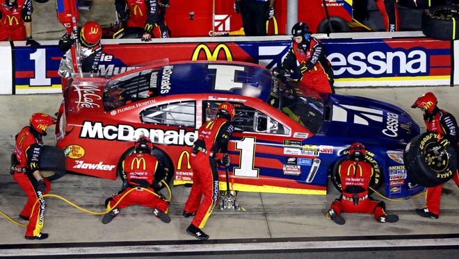 DUEL 1: Jamie McMurray comes in for a pit stop after the first segment. McMurray finished second and will start third in the Daytona 500.