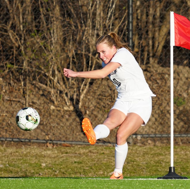 Ozaukee/Random Lake co-op's Meredith Clark (10) takes a corner kick during the match against West Allis Hale at West Allis Athletic Complex, Thursday, March 28, 2024.