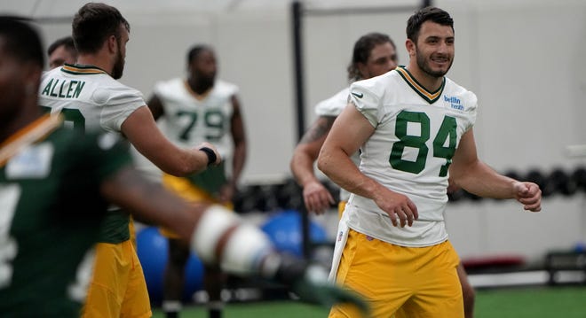 Tight end Tyler Davis missed the 2023 season with a torn ACL. Signed by the Packers in 2021 off the Indianapolis Colts' practice squad. Mostly plays on special teams. Eight career receptions. Age: 26.